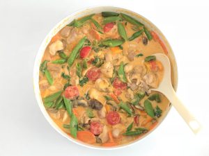 Rotes Curry mit Hähnchen_paleo-köstlich-einfach-schnell-lowcarb-ohne Milch