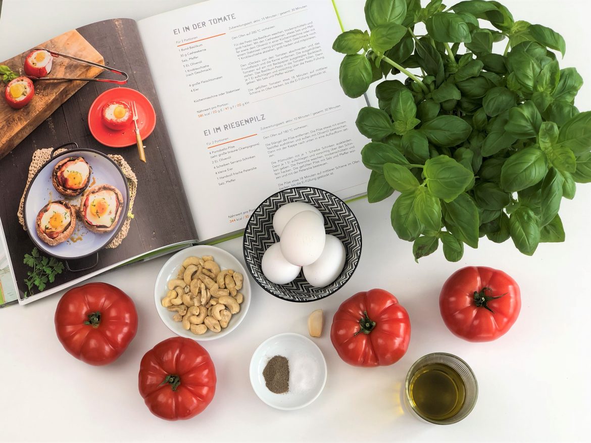 Ei in der Tomate - Nachgekocht aus dem Kochbuch "Paleo Power Every Day"