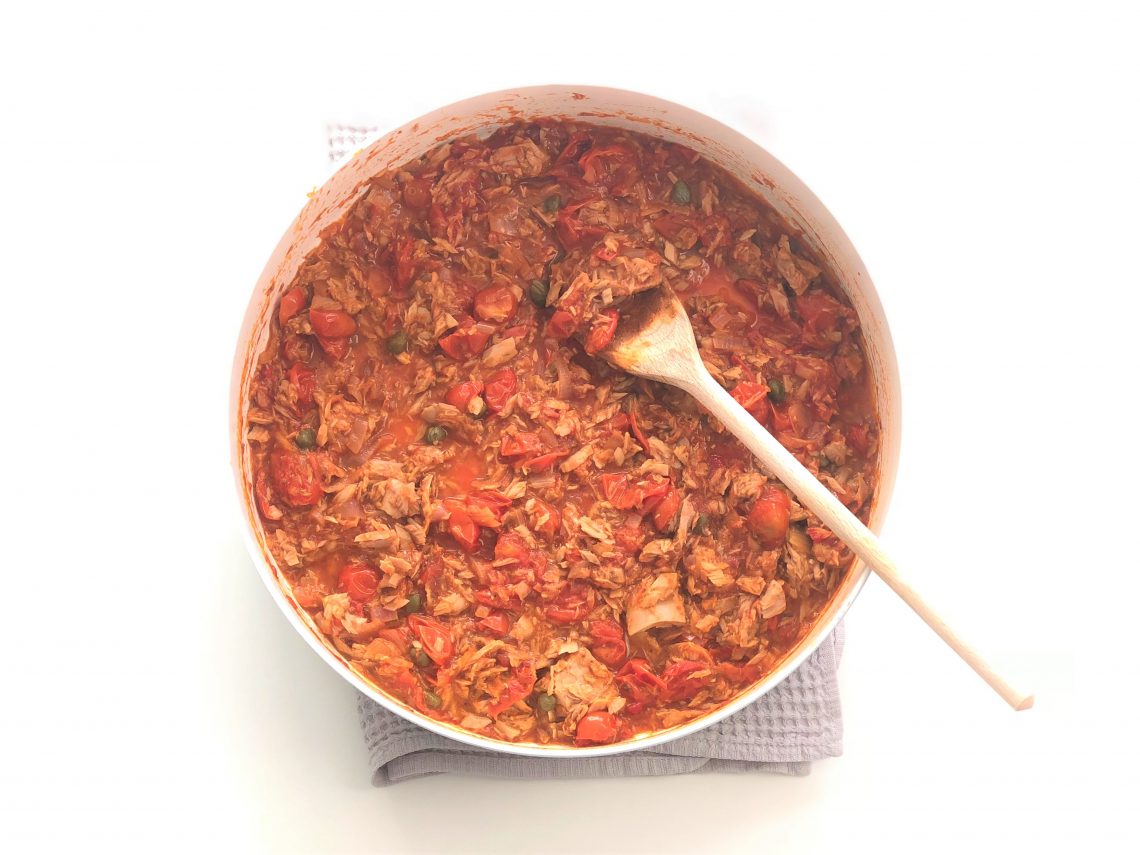 Rezept-köstliche-Thunfisch-Tomatensoße-mit-Zucchininudeln-kleingenuss-foodblog